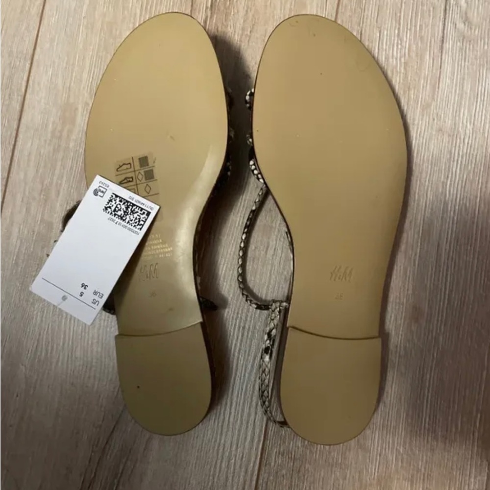 H&M sandals - Picture 2 of 2